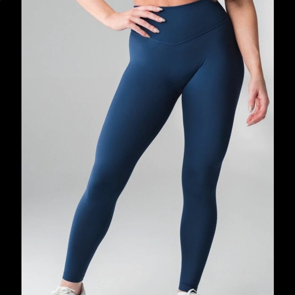 The Tenacity Pant - Navy